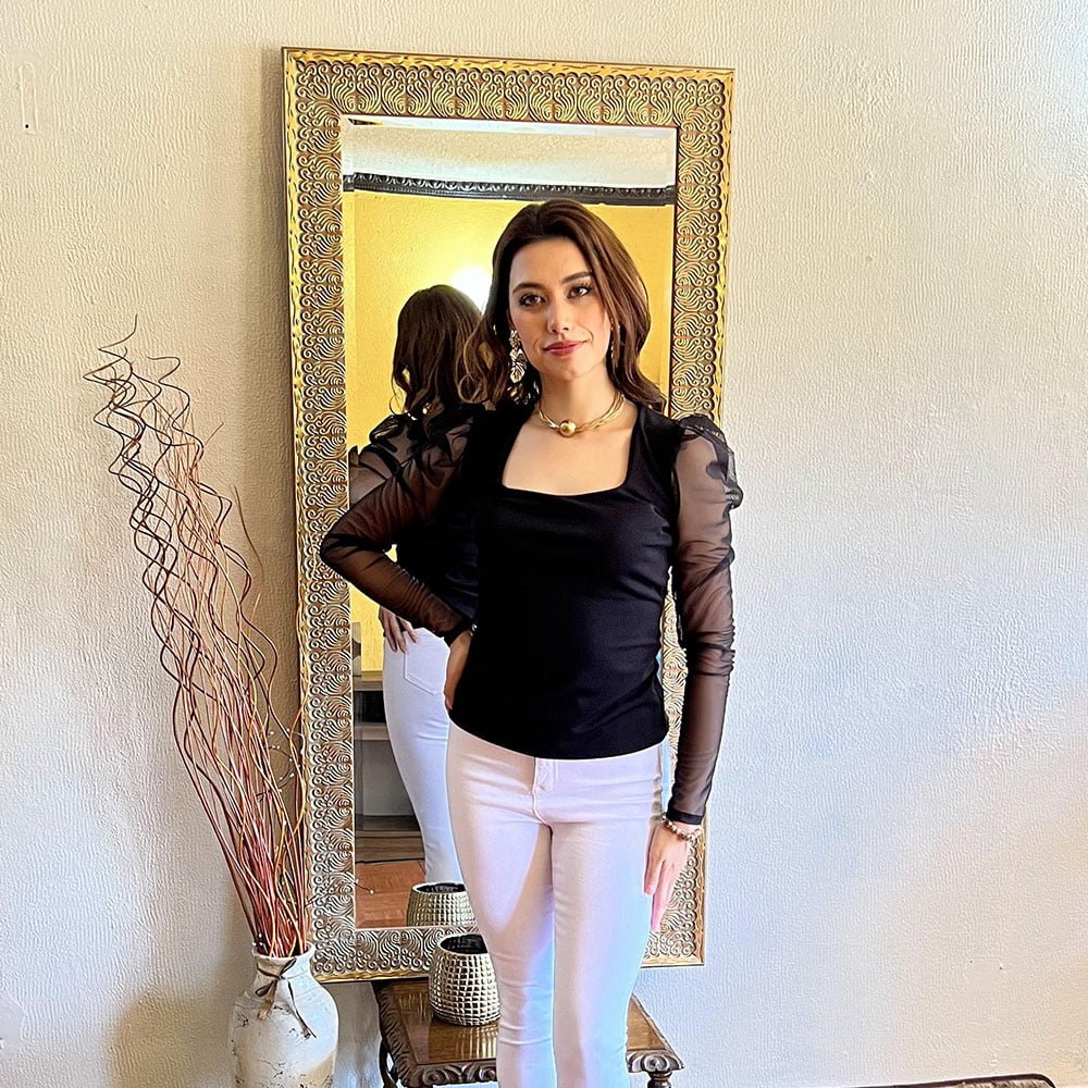 Polera Lara Negra Manga Princesa