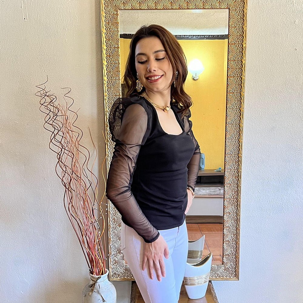 Polera Lara Negra Manga Princesa